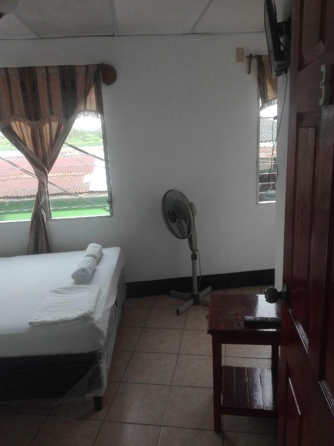 Hostal Don Frank San Carlos Exterior photo